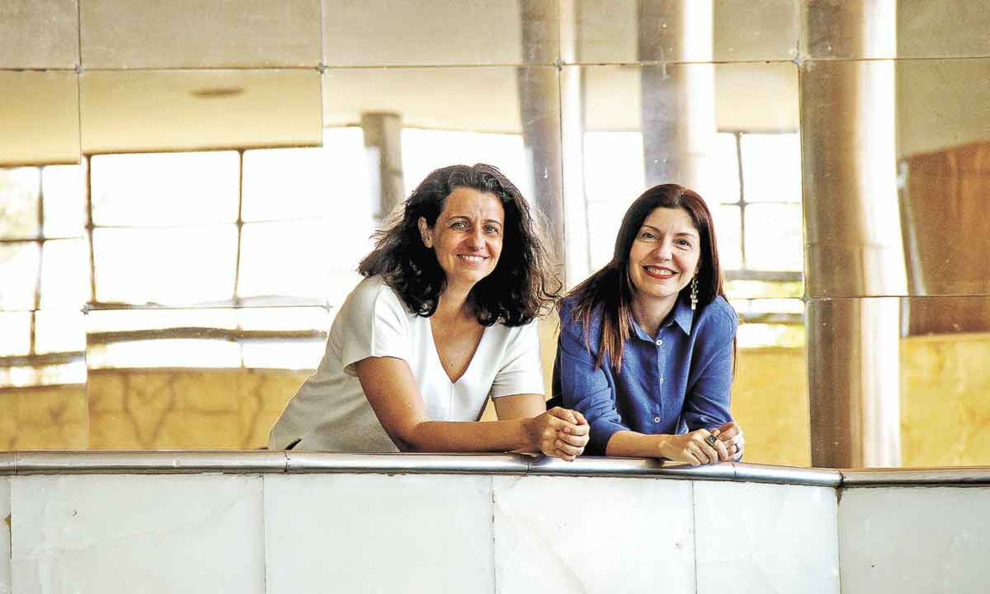 ISABELA gUERRA, DIRETORA DA FMC/PBH, E ELIANE PARREIRAS, SECRETÁRIA DE CULTURA, COMEMORAM O RESTAURO DO MUSEU