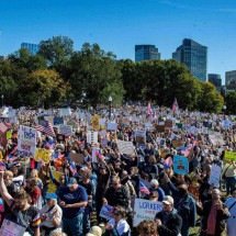 "No kings": protesto contra Trump toma cidades nos EUA