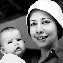 Fernanda Torres homenageia Fernanda Montenegro pelos 96 anos com foto rara de infância - Reprodução / Instagram