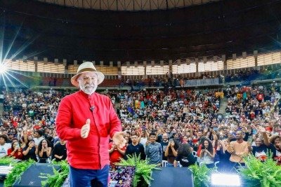 Lula discursou em encontro com os alunos da Rede de Cursinhos Populares (CPOP) -  (crédito: Ricardo Stuckert/PR)