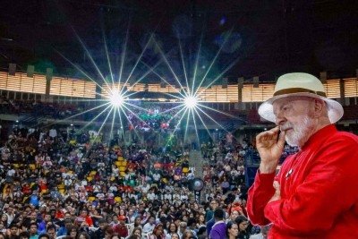 Presidente Lula recorreu às redes sociais para se solidarizar com os familiares das vítimas do acidente no interior de Pernambuco -  (crédito: Ricardo Stuckert/PR)