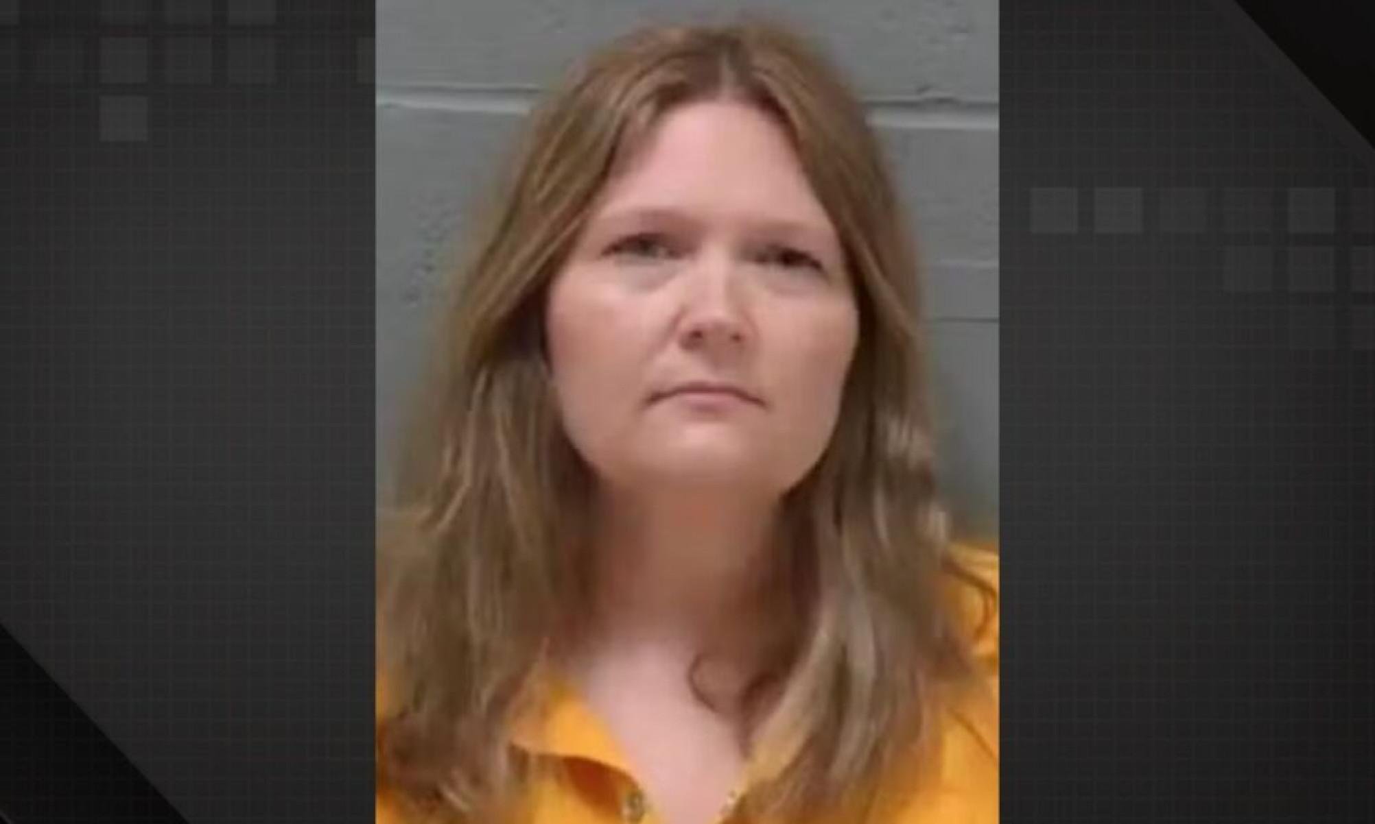 Mulher é condenada por abusar sexualmente da babá da filha - Tupi