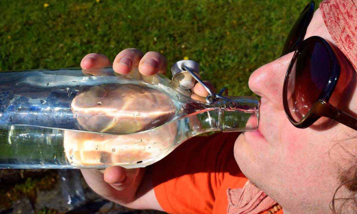 Para a medicina tradicional chinesa,  pouca água desidrata, mas muita pode ser perigoso -  (crédito: PIXABAY/REPRODUÇÃO) Para a medicina tradicional chinesa,  pouca água desidrata, mas muita pode ser perigoso -  (crédito: PIXABAY/REPRODUÇÃO)