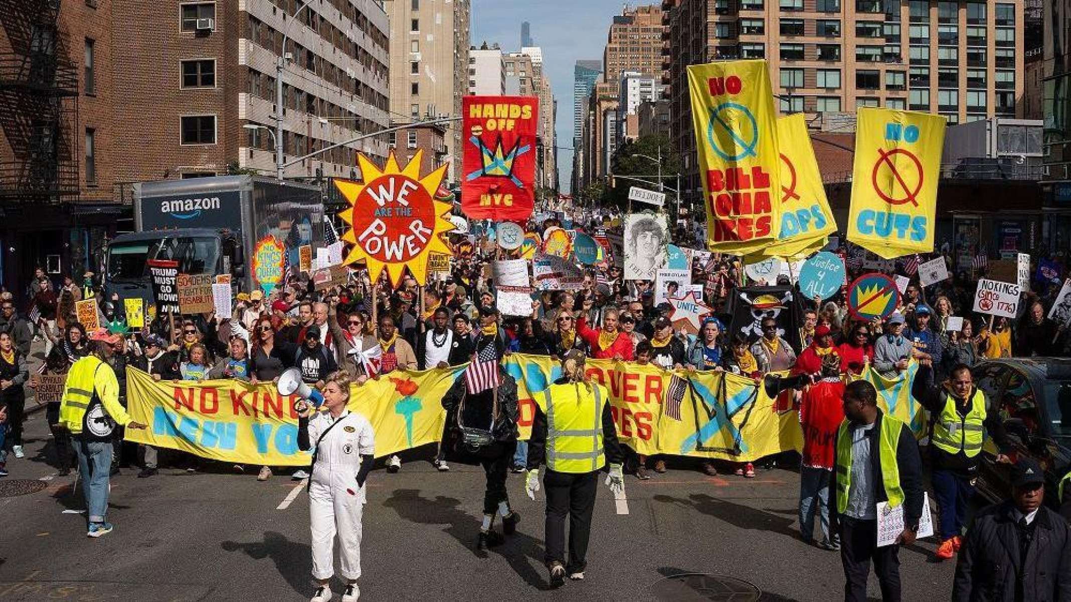 Manifestantes reunidos na Times Square, área turística da cidade de Nova York -  (crédito: Getty Images)