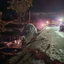 MG: feridos escapam de carro que pegou fogo depois de batida em rodovia - CBMMG