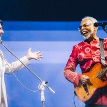 Gilberto Gil chora por Preta e canta com Roberto Carlos em show - @peidiabr / 30e