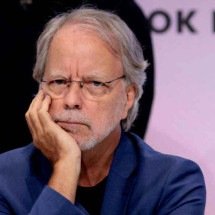 Mia Couto lança 'O rio infinito', hoje, em BH - ULISES RUIZ/AFP