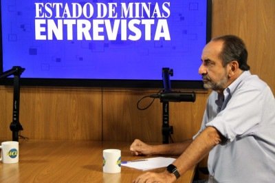 O ex-prefeito de Belo Horizonte, Alexandre Kalil, &eacute; pr&eacute;-candidato ao governo de Minas Gerais, mas ainda n&atilde;o decidiu qual cargo vai disputar -  (crédito: Jair Amaral/EM/D.A Press)