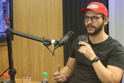 'A gente não tinha recurso. Então, precisava pensar em uma embalagem que fizesse o trabalho de chamar atenção, de gerar comentário' - Eduardo Quick, criador do Guaramão -  (crédito: Marcos Vieira/EM/D.A Press)