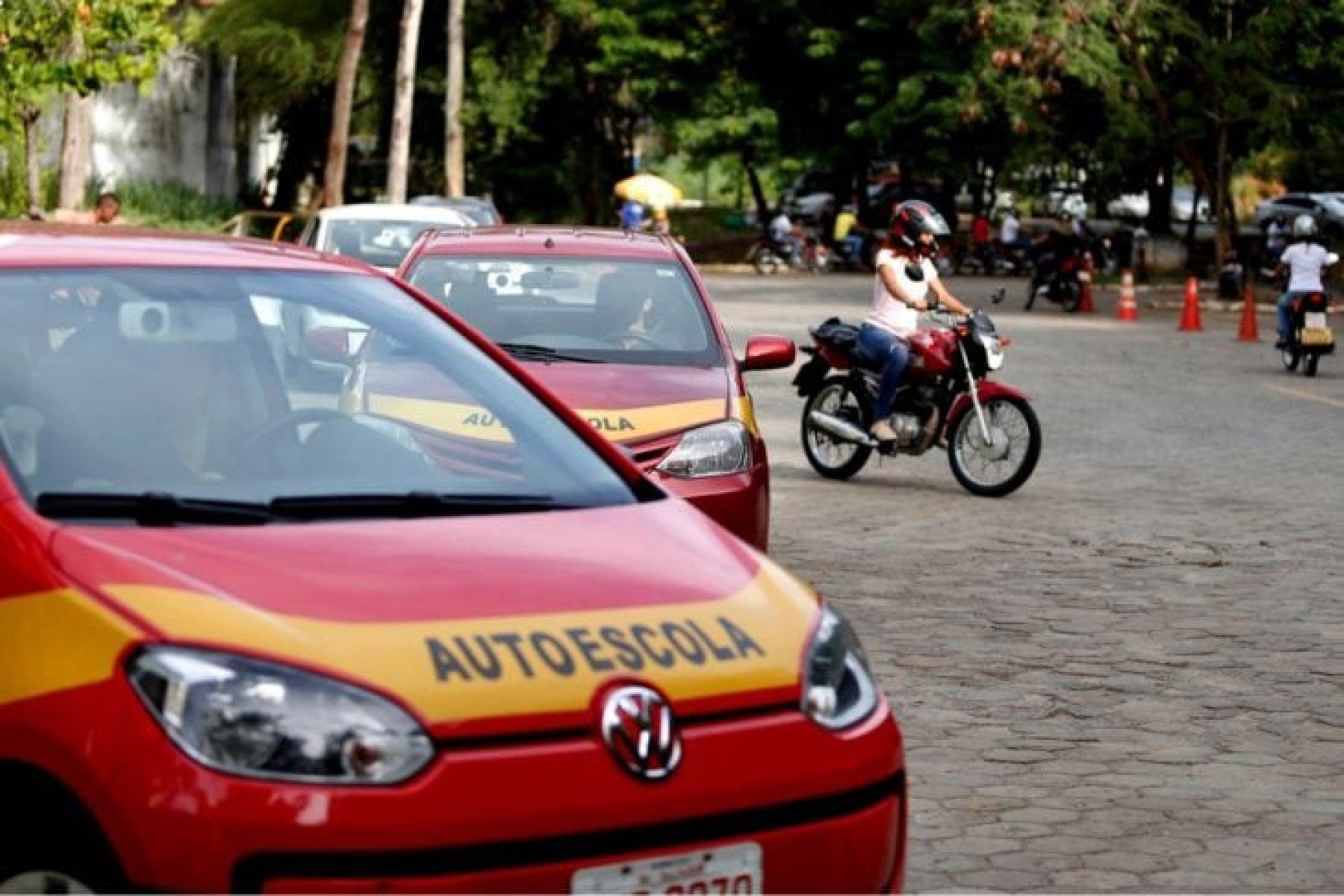 Dispensa de autoescola reacende debate sobre segurança - DINO