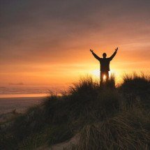 Em meio ao excesso de análises e informações, escrever sem finalidade se torna um ato de liberdade e resistência -  (crédito: Freepik)