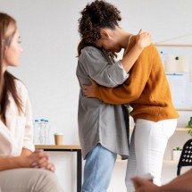 Quatro formas de suporte emocional que ajudam no equilíbrio da saúde mental - Freepik