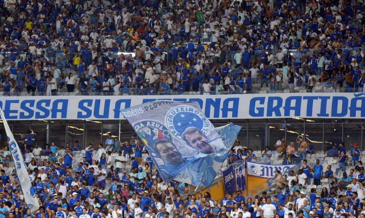 A torcida celeste vem comparecendo em grande número ao Mineirão e está na expectativa de ver o Cruzeiro de volta à Libertadores - (crédito: Gladyston Rodrigues/EM/D.A. Press) A torcida celeste vem comparecendo em grande número ao Mineirão e está na expectativa de ver o Cruzeiro de volta à Libertadores - (crédito: Gladyston Rodrigues/EM/D.A. Press)