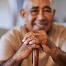 Fórum debate desafios de envelhecer com saúde e propósito - Freepik