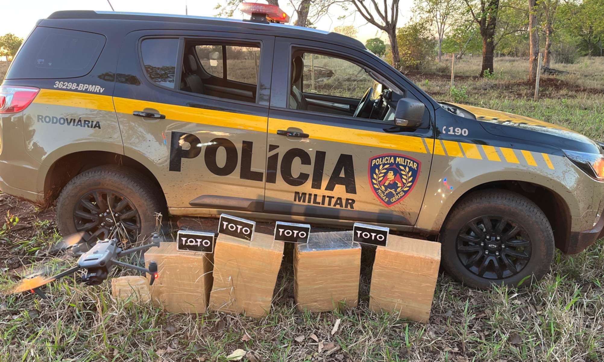 Carga de cocaína estimada em 30 milhões de reais é apreendida em MG -  (crédito: PM RodoviÃ¡ria de MG/DivulgaÃ§Ã£o)