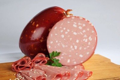 Quando se fala em complementos para sanduíches, logo se pensa em queijo, presunto, etc. Uma dessas delícias que satisfazem o paladar de muitas pessoas é a deliciosa mortadela.  -  (crédito: Flickr santa emiliavinhos)