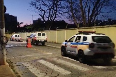 A Polícia Militar participa do cumprimento de mandados judiciais em cinco cidades mineiras -  (crédito: MPMG)