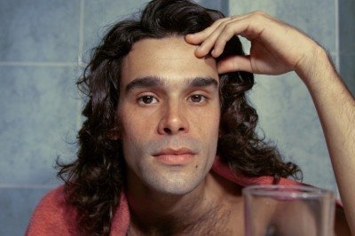 Zé Ibarra apresenta trabalho com base na MPB, jazz, pop e no rap que o inspiram, trilhando a jornada de artista solo em busca da própria identidade -  (crédito: Elisa Maciel/divulgação)