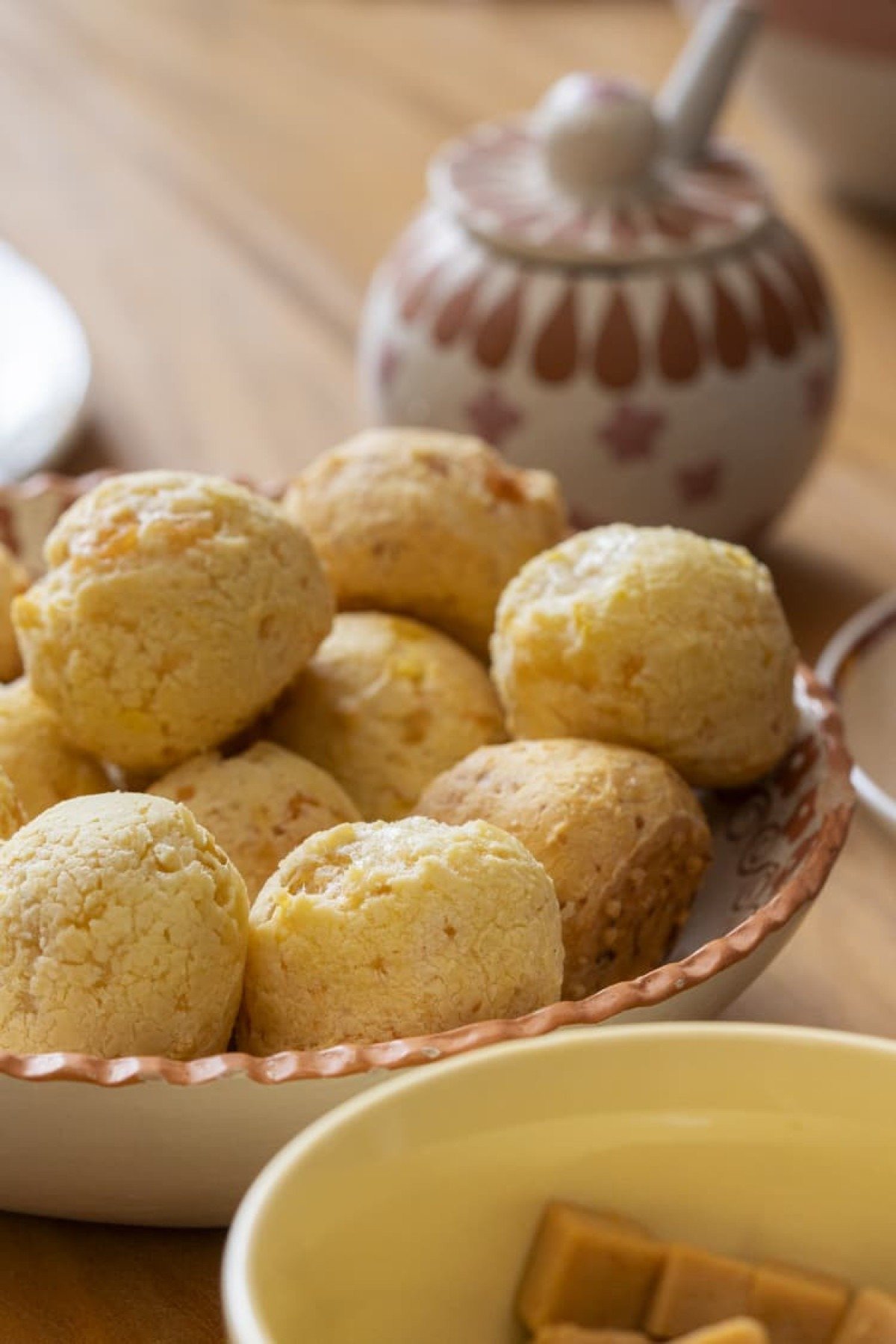 Pão de queijo com pequi e requeijão moreno da Mix Lanches