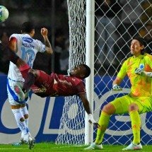 O empate por 1 a 1 com o Mushuc Runa, em Riobamba, no Equador, decretou a eliminação do Cruzeiro da Copa Sul-Americana, mas permitiu ao time evoluir na temporada -  (crédito: Rodrigo BUENDIA / AFP – 7/5/2025)