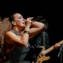 Adrianna Moreira no embalo de Sandra Sá em show gratuito nesta quinta - João Victor/Divulgação