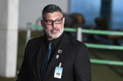 O ator Alexandre Frota teve o mandato cassado pela Câmara Municipal de Cotia, em São Paulo, após condenação definitiva por calúnia e difamação contra o ex-deputado Jean Wyllys, decisão baseada em sentença da 2ª Vara Federal de Osasco. A pena de dois anos e 26 dias em regime aberto foi convertida em serviços comunitários. -  (crédito: Edilson Rodrigues/Agência Senado)