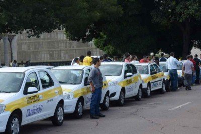 Autoescolas levam ao TCU denúncia sobre formação à distância de motoristas -  (crédito: Platobr Economia)