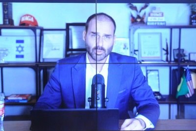 Deputado federal Eduardo Bolsonaro está nos Estados Unidos articulando com políticos americanos sanções aos Três Poderes -  (crédito: Renato Araújo/Câmara dos Deputados)