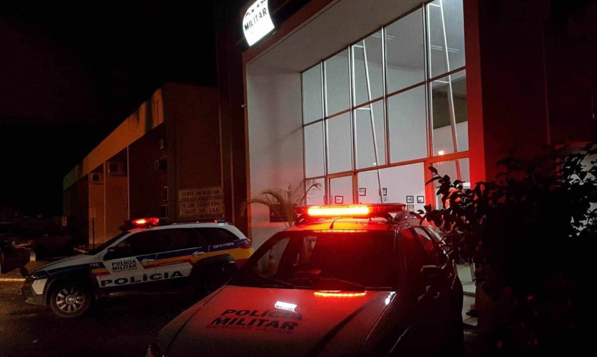 Mulher é esfaqueada por ex-namorado em Uberlândia -  (crédito: VinÃ­cius Lemos)