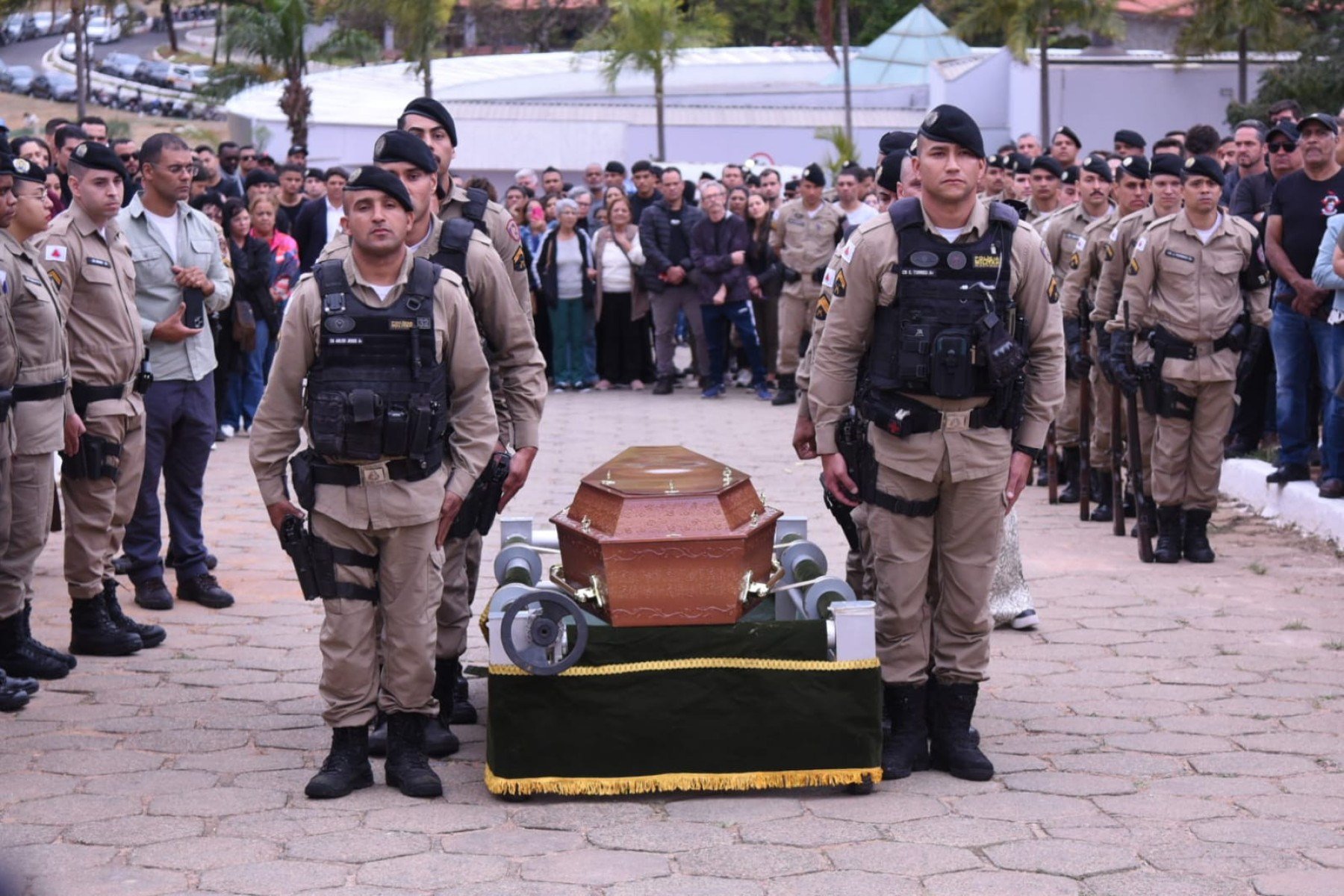 O corpo do policial está sendo velado e será sepultado nesta quarta (22/10), no Cemitério Parque da Colina