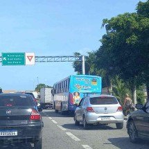 Perseguição policial causa acidentes, deixa um morto e engarrafamento - Cyro Neves / Super Rádio Tupi