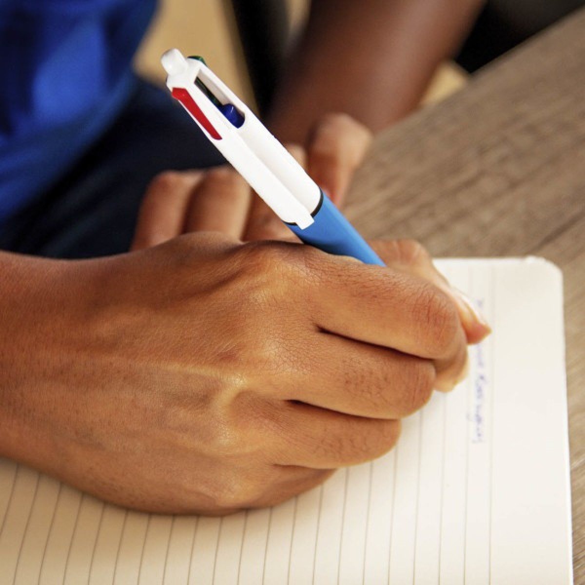 BIC lança campanha nas redes sobre o sumiço das canetas - DINO