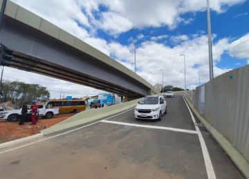 Quarta e última alça de acesso ao viaduto que entre as avenidas Cristiano Machado e Waldomiro Lobo é liberada  -  (crédito: Izabella Caixeta/Em/D.A Press)