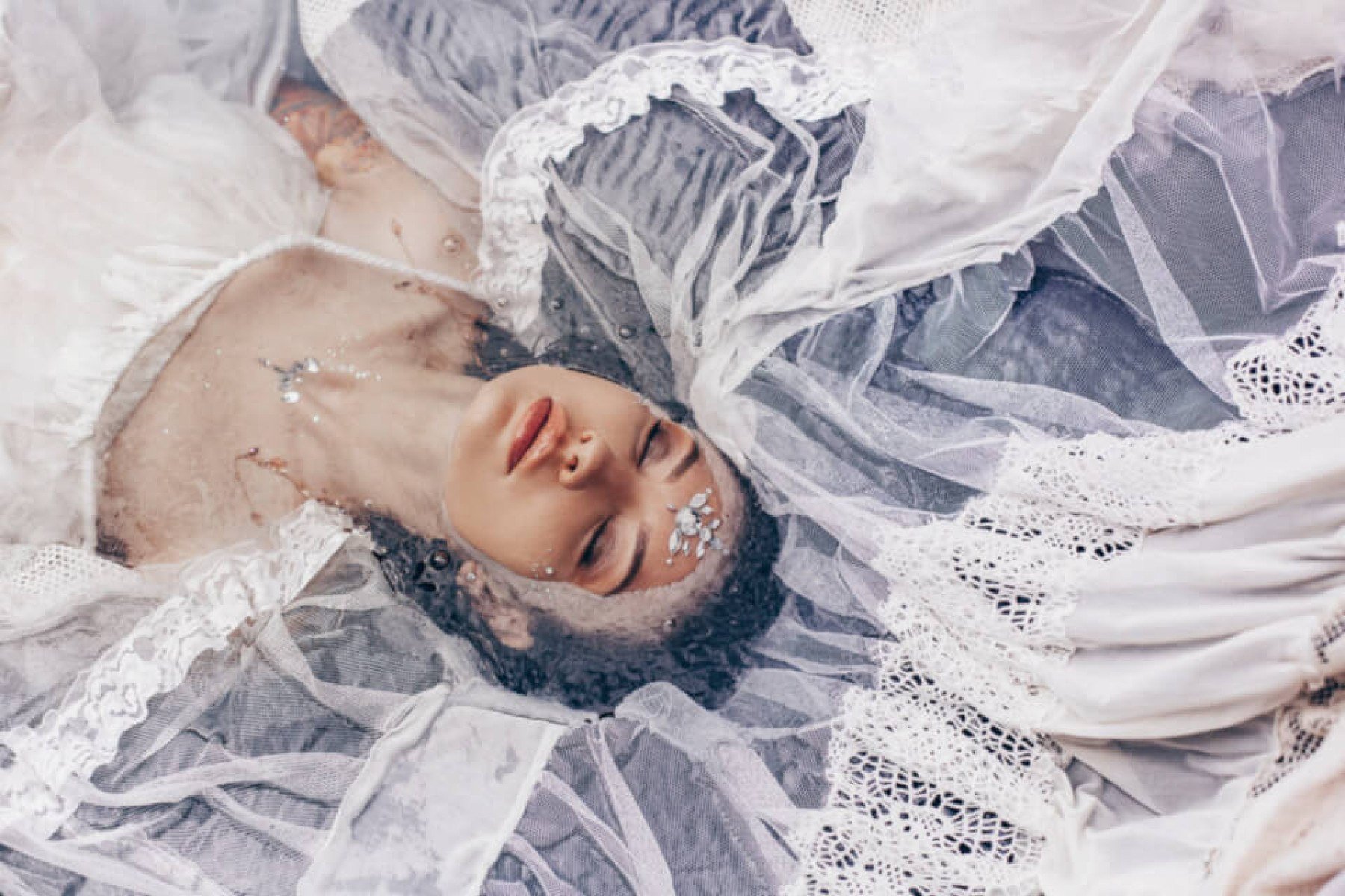 Descubra o que significa sonhar com quem já morreu - Wemystic