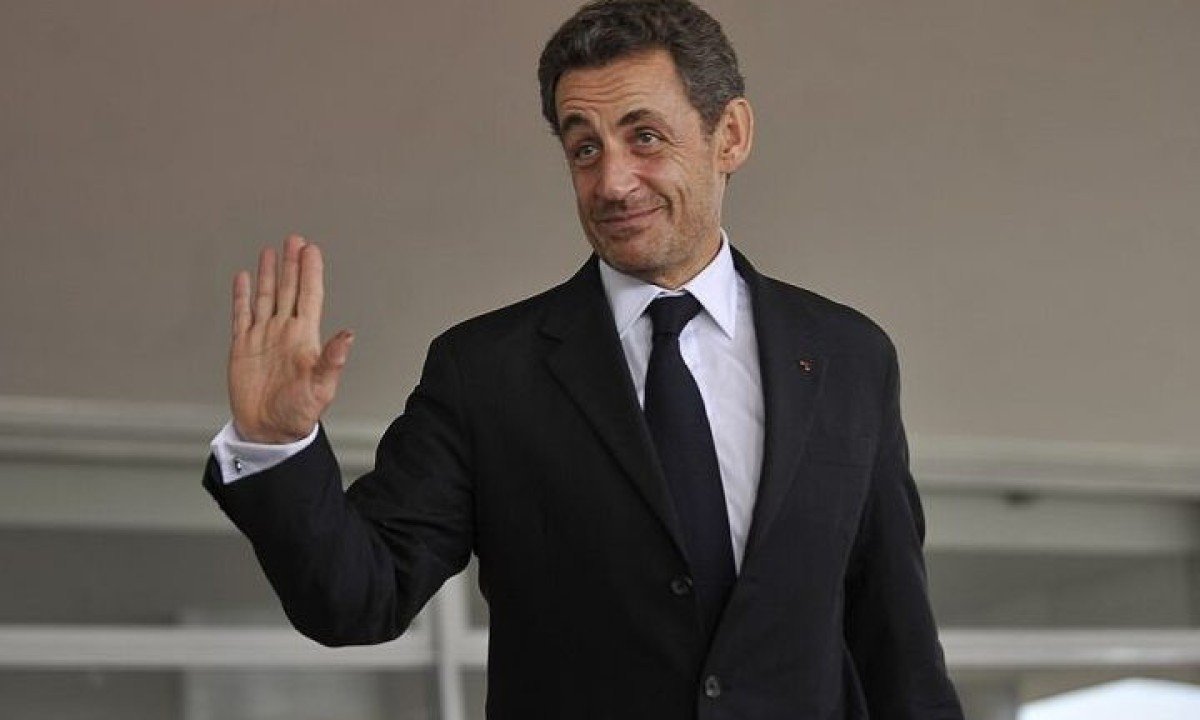 Na vida pessoal, Sarkozy foi casado com três mulheres diferentes. Ele teve dois filhos com a primeira esposa (Marie-Dominique Culioli) e um com a segunda (Cecília Ciganer-Albéniz). -  (crédito: Agência Brasil
)