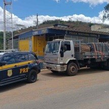 Motorista com mandado de prisão em aberto é pego na BR-262 - PRF/Divulgação