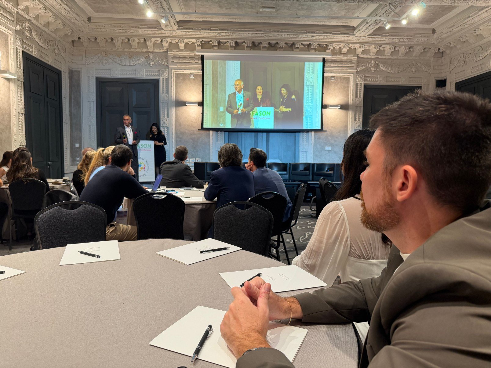 Florença debate segurança e regeneração na estética - DINO