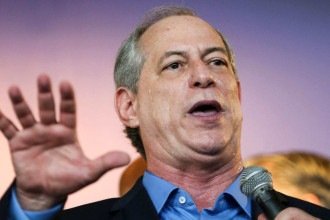 Ciro Gomes dá prazo para decidir se disputa Presidência