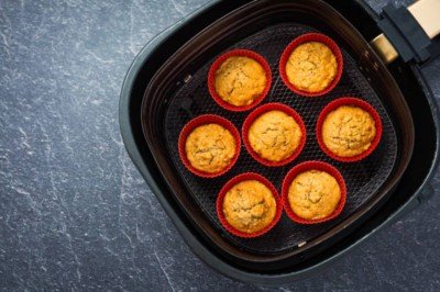 Aquela sobremesa de restaurante com um bolinho quente e recheio cremoso pode ser feita em minutos -  (crédito: iStock)