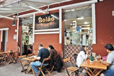 Esta semana, foi grande o movimento de clientes que foram se despedir da unidade do Bolão em Santa Tereza -  (crédito: Tulio Santos/EM/D.A Press)
