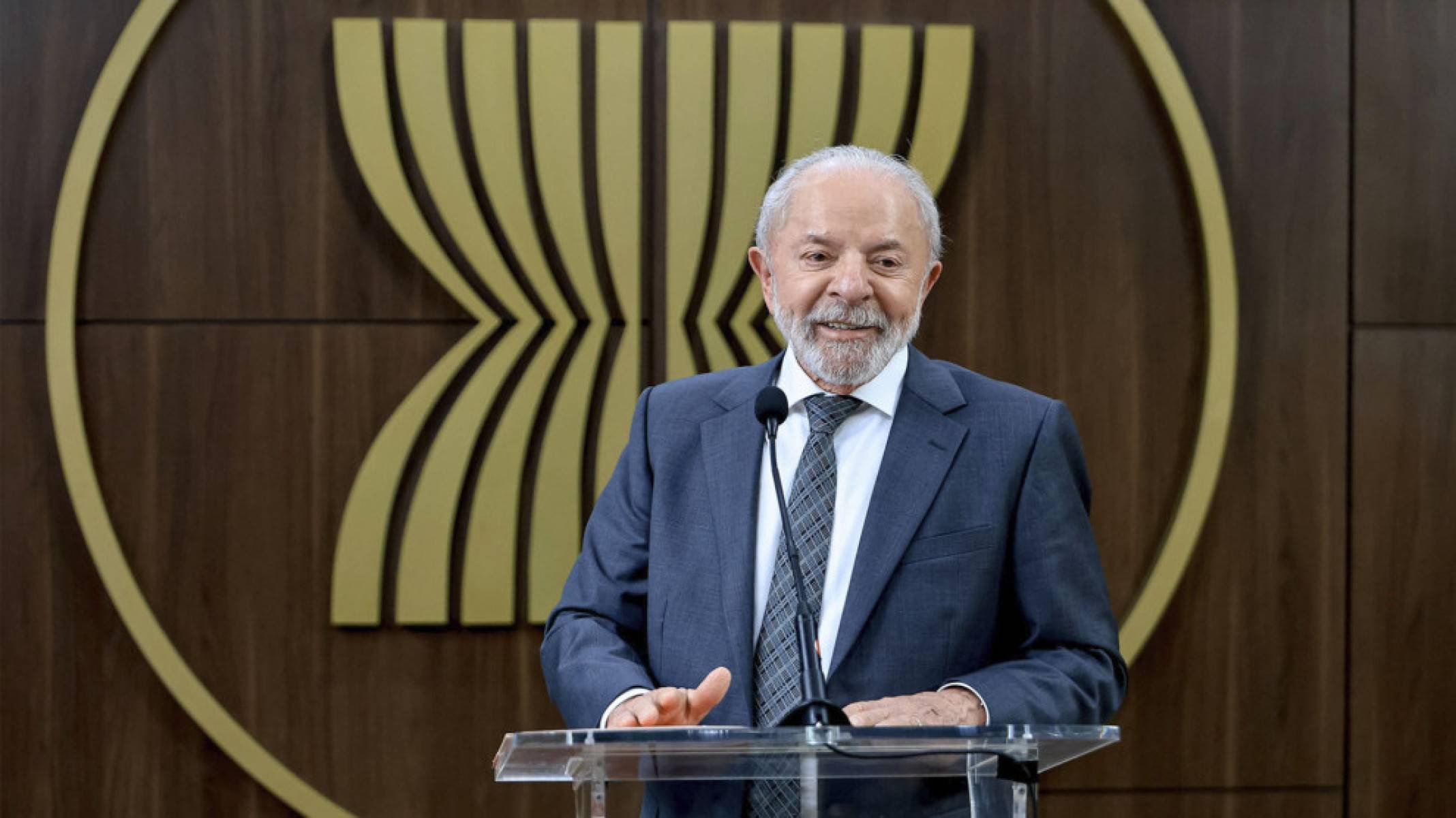 Lula atravessou o Pacífico para escorregar numa folha de coca em Jacarta - Platobr Politica