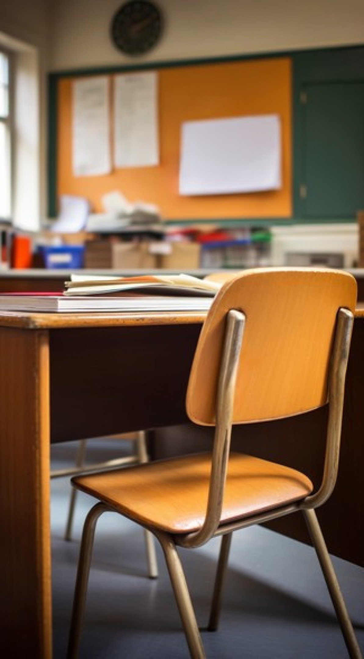 Pesquisa revela diminuição de motivação entre professores - DINO