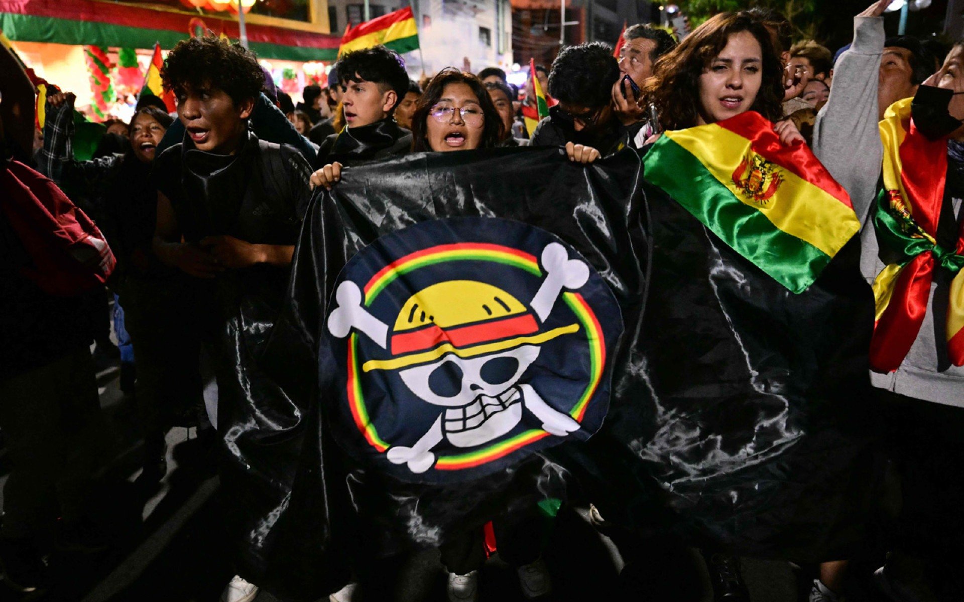 Apoiadores do ex-presidente e candidato à presidência da Bolívia durante um protesto em La Paz-MARTIN BERNETTI/AFP