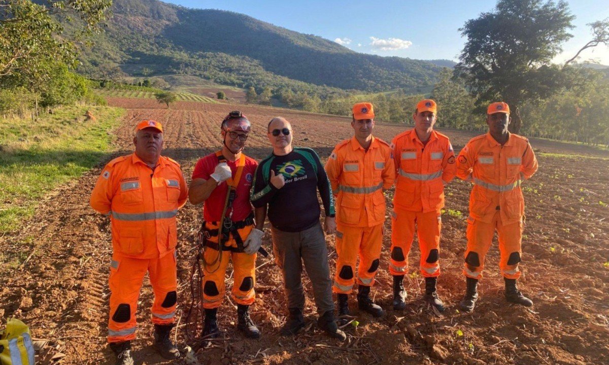 O piloto é experiente e foi resgatado sem ferimentos O piloto é experiente e foi resgatado sem ferimentos