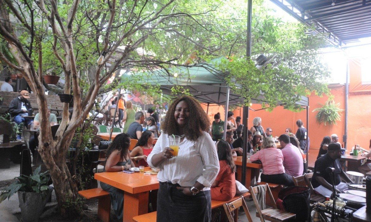 Música, feijoada e acolhimento: Jéssica Belka abre espaço para a diversão dos profissionais da gastronomia Música, feijoada e acolhimento: Jéssica Belka abre espaço para a diversão dos profissionais da gastronomia