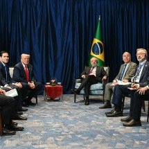 Trump volta a elogiar Lula, dá feliz aniversário, mas não garante acordo