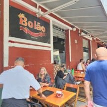 Clientes fazem fila para se despedir do Bolão na esquina do Santa Tereza  - Jair Amaral/EM/D.A Press