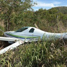 Avião cai logo após a decolagem em aeroporto no Sul de Minas - Canal Potência/Divulgação