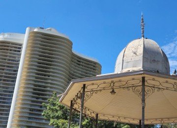 O dia será de céu parcialmente nublado com possibilidade de chuvas típicas da primavera -  (crédito: Jair Amaral/EM/D.A Press)