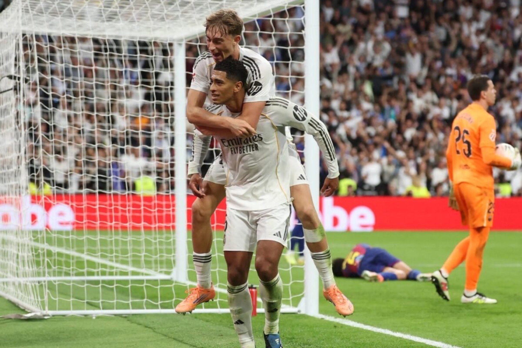 Real Madrid vence o Barcelona no El Clásico e dispara na liderança da La Liga